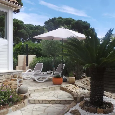 בית נופש La Maison D Oliver גאסה