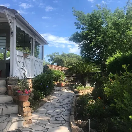 בית נופש La Maison D Oliver גאסה